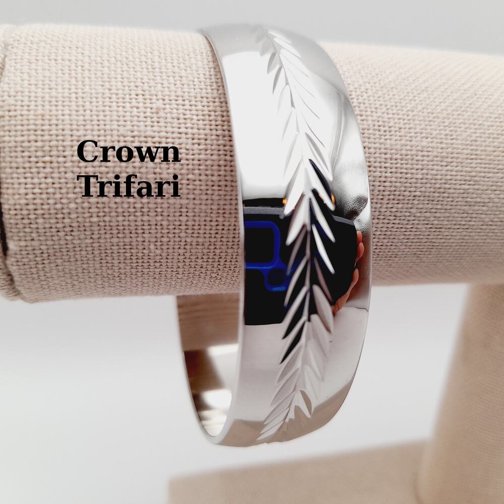 Crown Trifari Rhodium Bangle Bracelet Wide Leaf Engraved 7.75 Inch